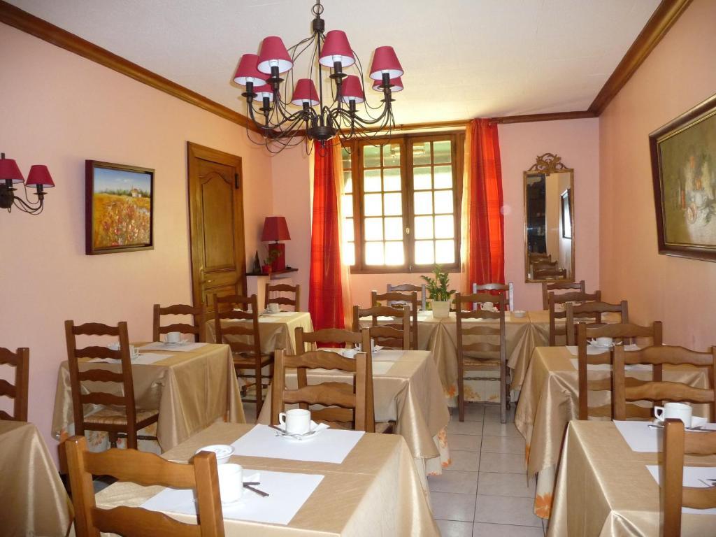 Hotel Le Postillon Pau Exterior foto