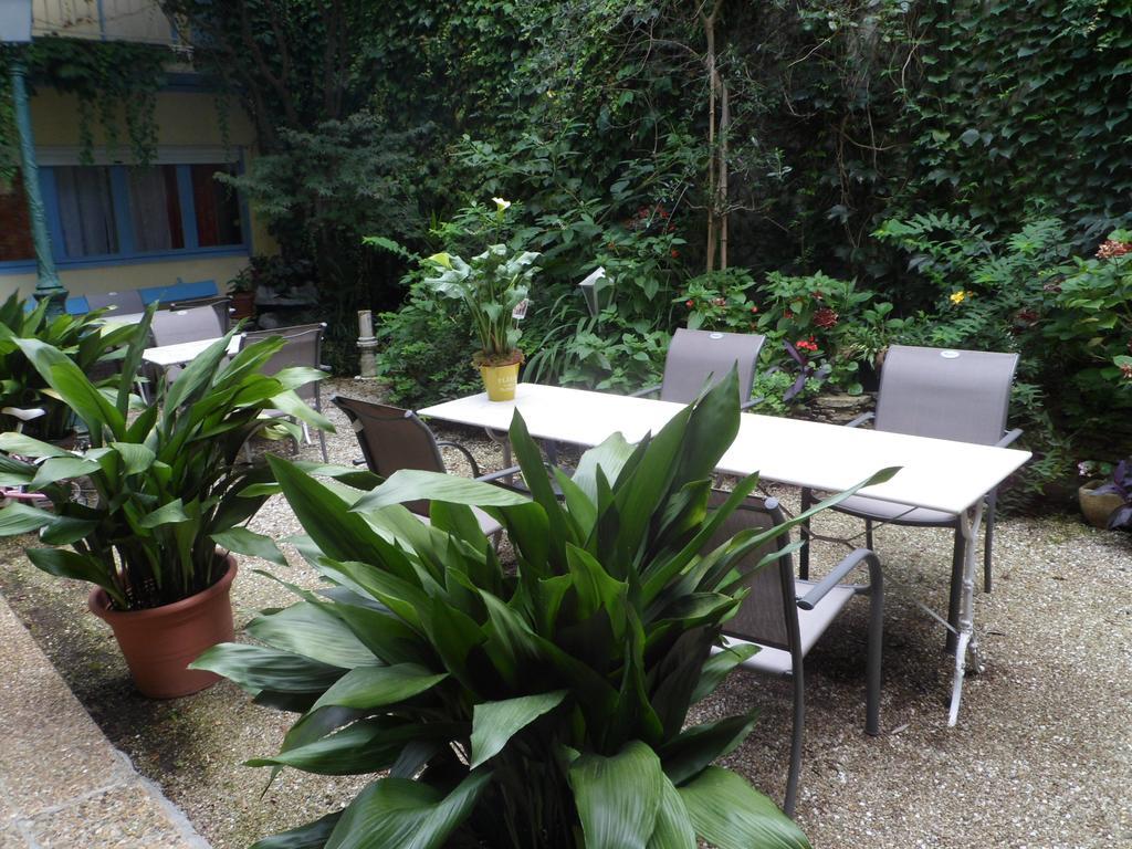Hotel Le Postillon Pau Exterior foto
